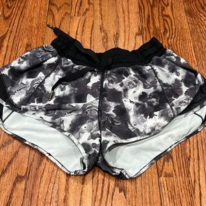 Lululemon shorts 2’